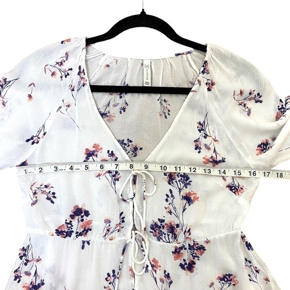 GENTLE Fawn Front Tie Lydia Floral Blouse - Picture 8 of 9